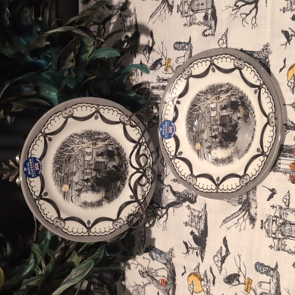 🇬🇧🆕 4- Royal Stafford Haunted Salad Plate Set